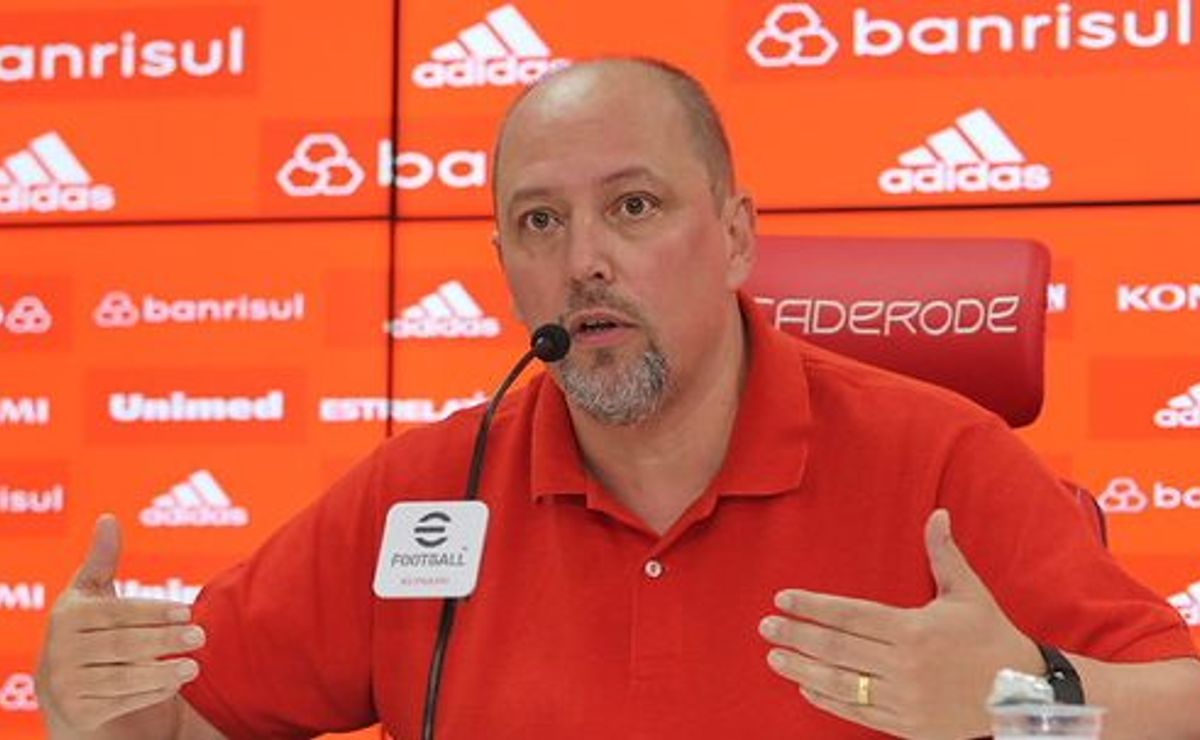 Após goleada do Grêmio, Inter pede reunião de urgência na FGF por lances do Gre-Nal 450