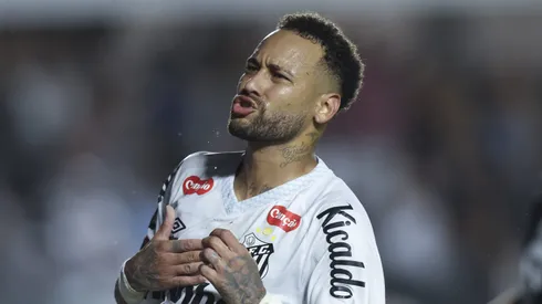 Neymar brilhou diante do Cruz-Maltino. Foto: Alexandre Schneider/Getty Images)