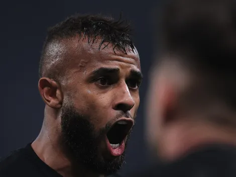 Corinthians descarta reintegrar Alex Santana e espera por ofertas