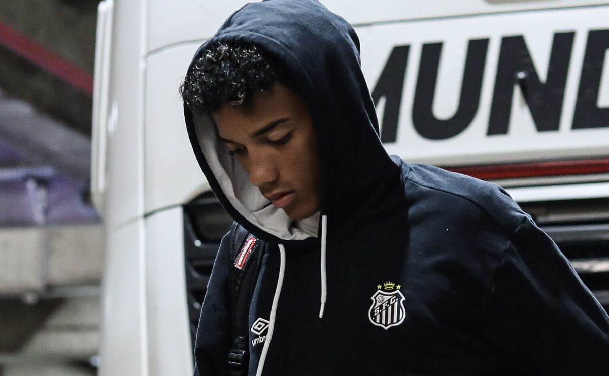 Santos teme perder Robinho Jr. de graça e corre para renovar com o camisa 7 logo