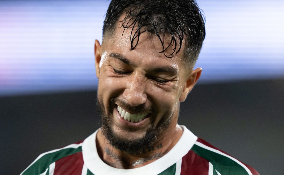 Lucho Acosta passa por exames no Fluminense e diagnóstico do meio-campista não apontou nenhuma lesão