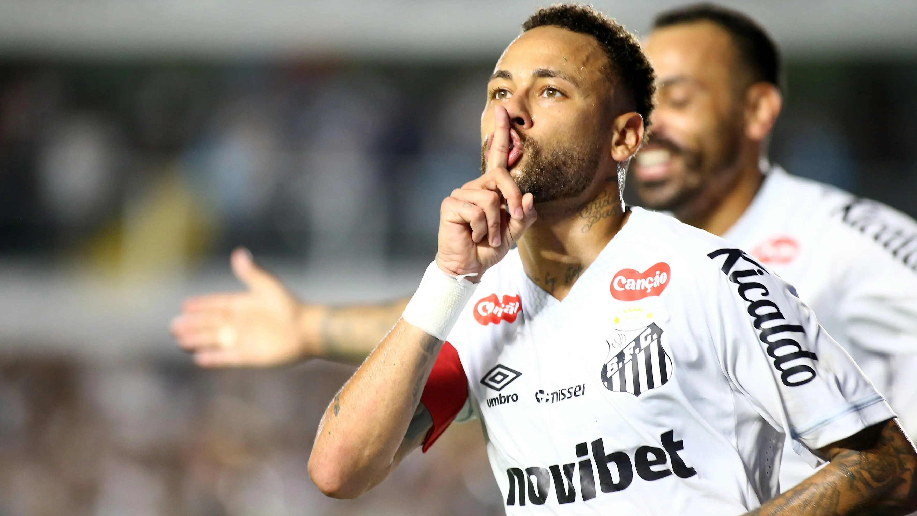 Neymar Jr. jogador do Santos comemora seu gol durante partida contra o Vasco no estadio Vila Belmiro pelo campeonato Brasileiro A 2026. Foto: Mauricio De Souza/AGIF