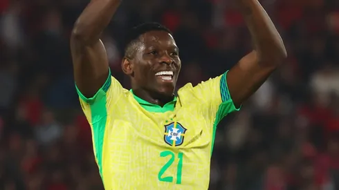 Luiz Henrique em campo pela Seleção Brasileira.