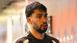 Paquetá durante chegada do elenco ao Maracanã. Foto: Adriano Fontes/Flamengo