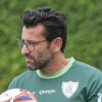 Alberto Valentim faz apelo antes de América-MG x Atlético-MG