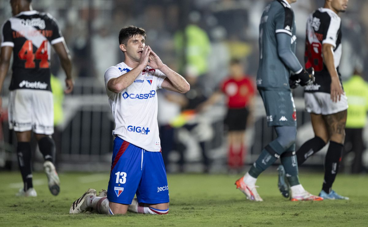 Santos prioriza reforço na zaga e Kuscevic, do Fortaleza, entra no radar de Alexandre Mattos