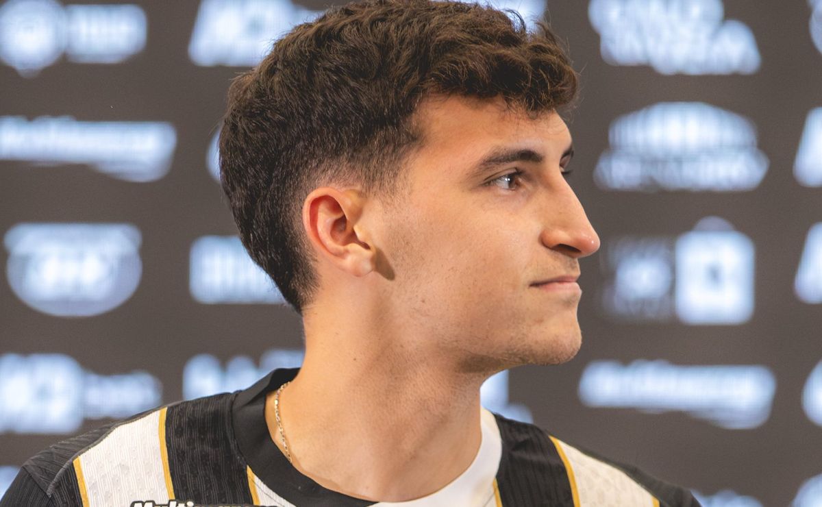 Novo reforço do Atlético Mineiro, o volante Tomás Perez elogia o técnico Eduardo Domínguez