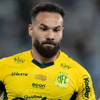 Edson Carioca se aproxima de retorno pelo Mirassol