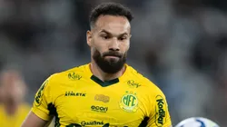 Edson Carioca jogador do Mirassol durante partida contra o Botafogo. Foto: Jorge Rodrigues/AGIF