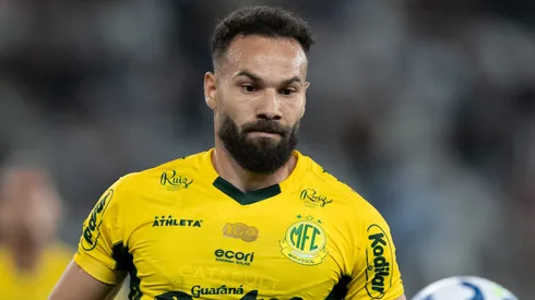 Edson Carioca jogador do Mirassol durante partida contra o Botafogo. Foto: Jorge Rodrigues/AGIF