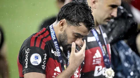 Jornal argentino destaque retrospecto negativo de Paquetá contra equipes