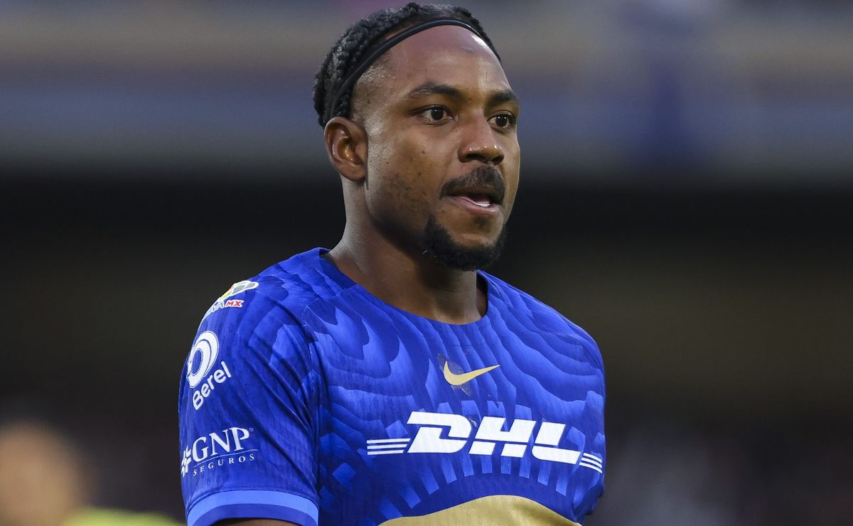 Santos não se conforma com opções na defesa e sonda lateral Álvaro Angulo, do Pumas (MEX)