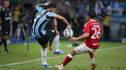 Pavón e Bernabei vão se enfrentar no Gre-Nal 450 - Foto: Maxi Franzoi/AGIF