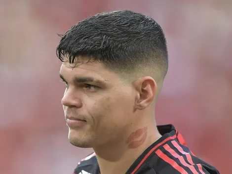 Torcida do Flamengo critica atitude de Ayrton Lucas de desativar Instagram