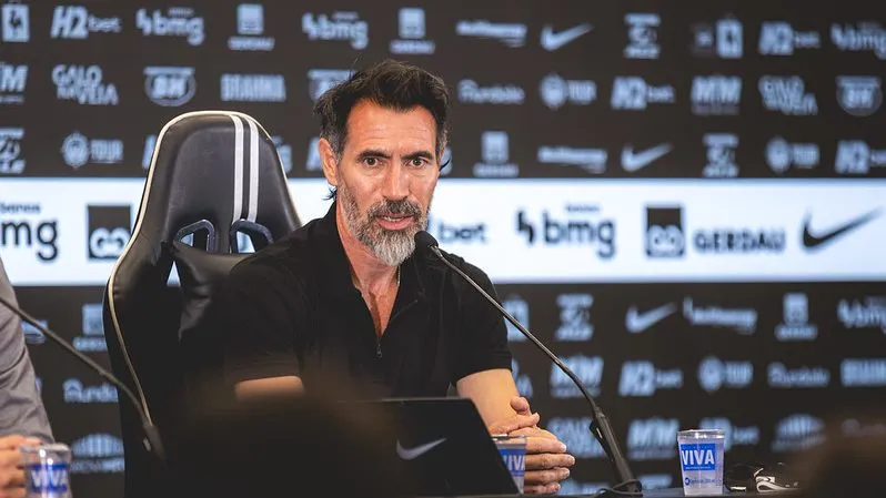 Eduardo Domínguez foi apresentado pelo Atlético-MG. Foto: Pedro Souza/Atlético-MG