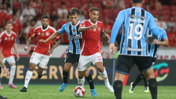 Grêmio e Internacional realizam o jogo de ida da final do Gauchão na Arena