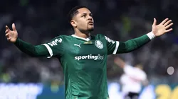Vitor Roque jogador do Palmeiras comemora seu gol durante partida contra o Sao Paulo no estadio Arena Barueri pelo campeonato Brasileiro A 2025. Foto: Marcello Zambrana/AGIF