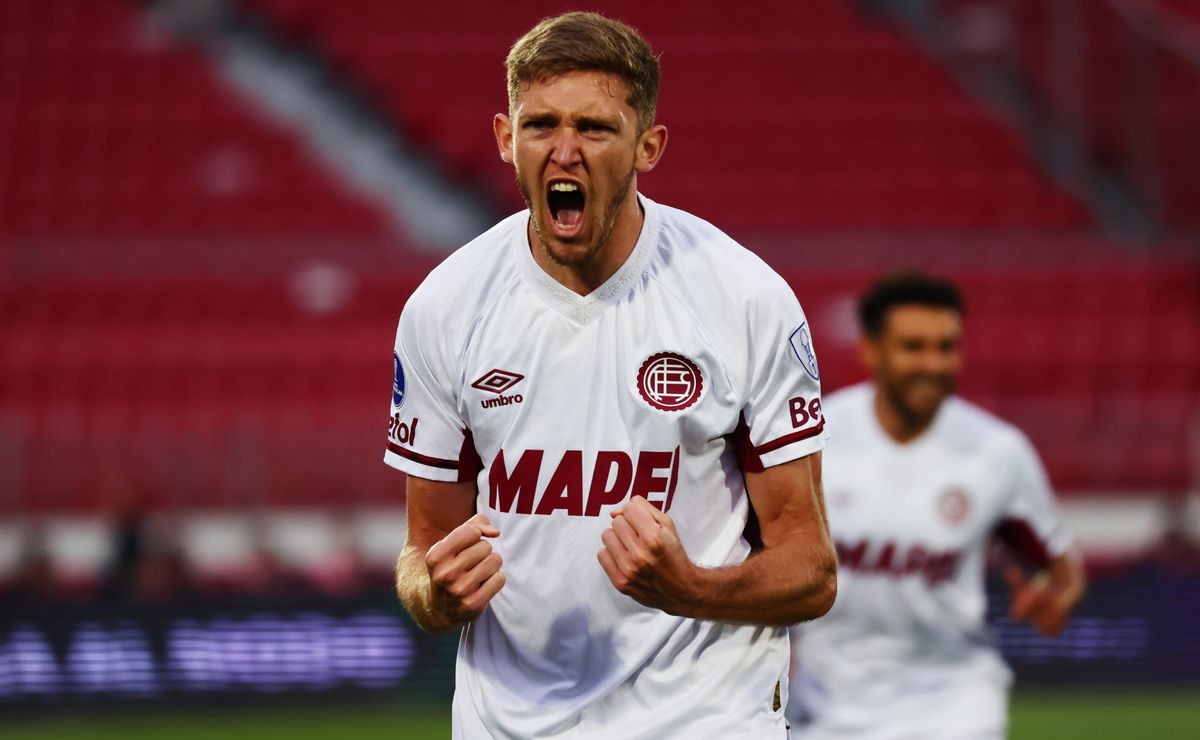 Fluminense abre ofensiva pesada por Rodrigo Castillo e avança em negociação pelo atacante