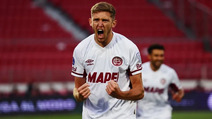 Rodrigo Castillo, do Lanús, está negociando com o Fluminense - Foto: Marcelo Hernandez/Getty Images