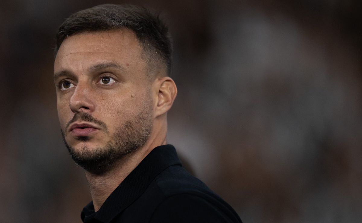 Martín Anselmi é sincero e responde sobre novos reforços no Botafogo: “Não posso falar que está fechado…”