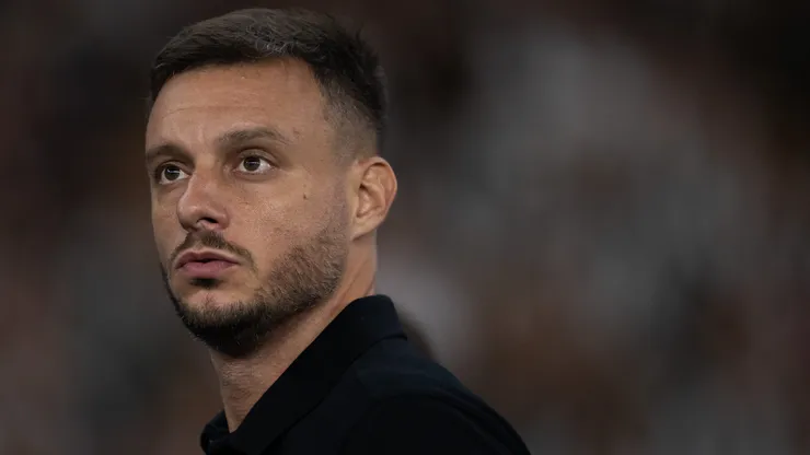 Martín Anselmi técnico do Botafogo durante partida contra o Nacional Potosí. Foto: Jorge Rodrigues/AGIF