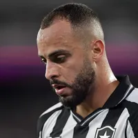 Torcida do Botafogo cobra Arthur Cabral após empate com o Boavista