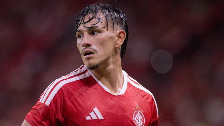 Bernabei, lateral-esquerdo do Internacional
