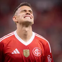 GreNal tem polêmica com cotovelada de Arthur em Borré