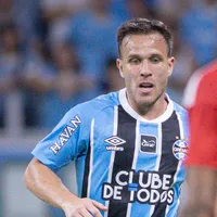 Arthur se envolve em lance polêmico com Borré durante GreNal