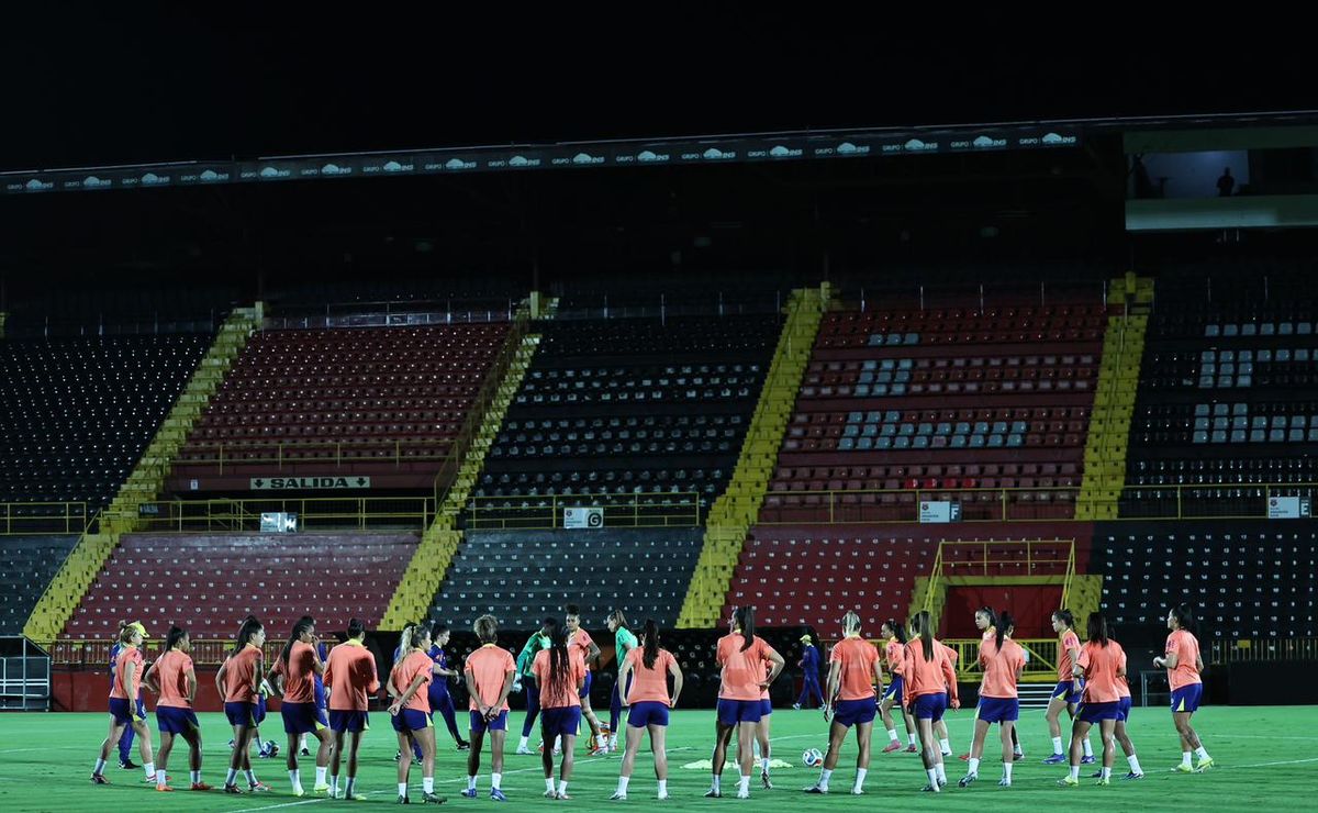 Seleção Brasileira Feminina se prepara para amistoso contra a Venezuela