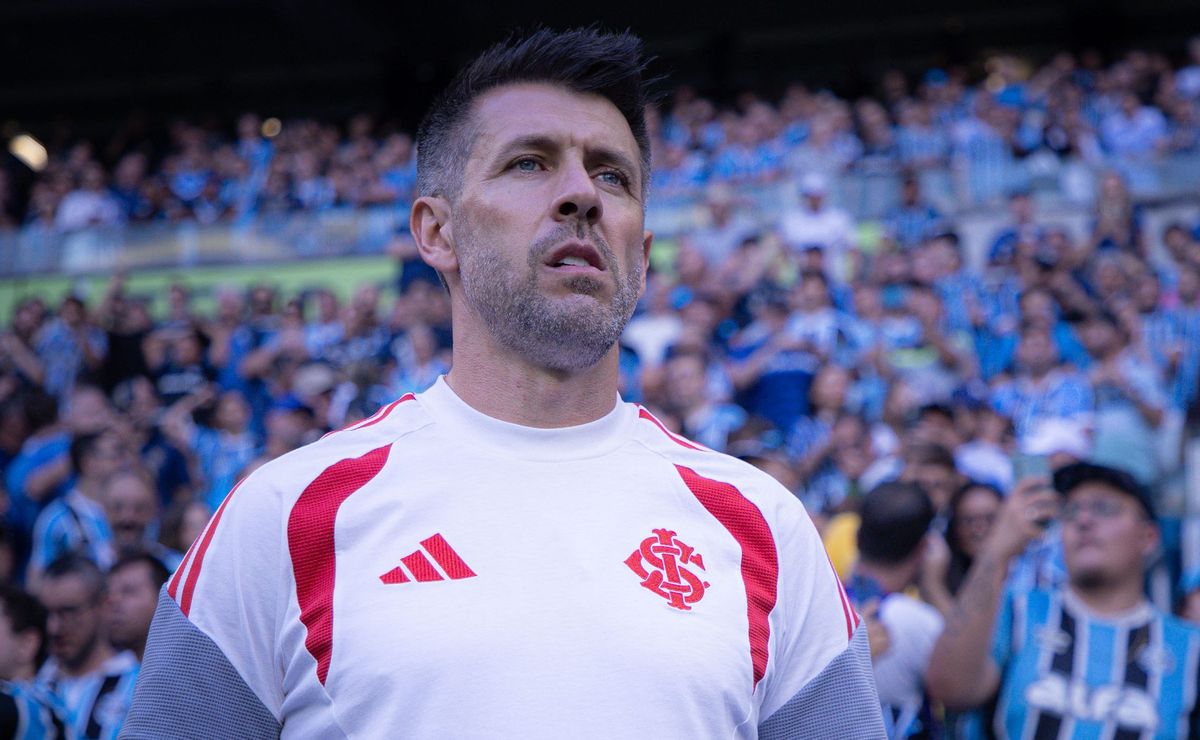 Paulo Pezzolano afirma que VAR é torcedor do Grêmio e critica arbitragem do GreNal pelo Campeonato Gaúcho