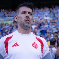Pezzolano dispara contra arbitragem e afirma que VAR favoreceu o Grêmio