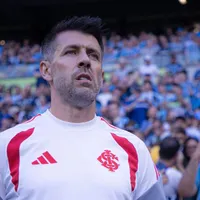 Pezzolano se revolta com arbitragem do Gre-Nal após polêmicas