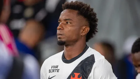 Thiago Mendes jogador do Vasco durante partida contra o Flamengo no estadio Maracana pelo campeonato Carioca 2026.