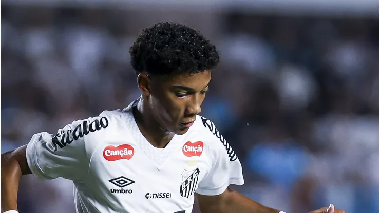 Robinho Jr vive momento de incerta no Santos - Foto: Ricardo Moreira/Getty Images