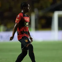 Cruzeiro apenas monitora Zé Lucas do Sport