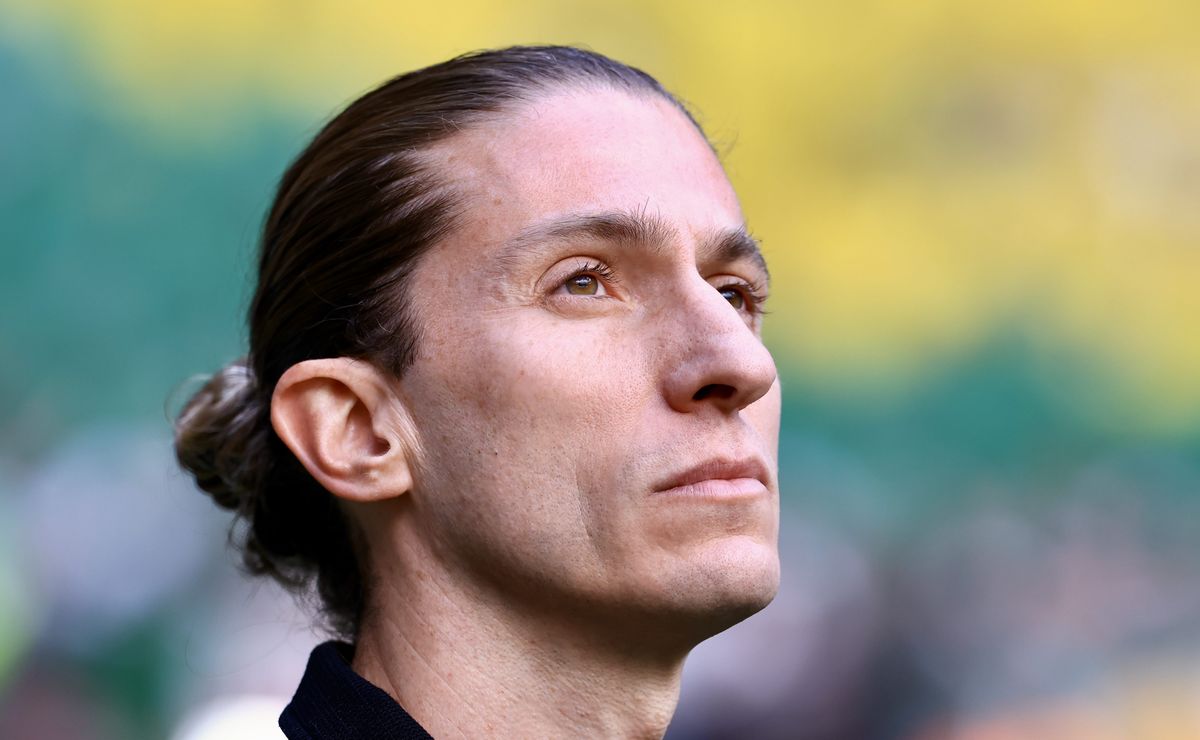Filipe Luís deixando o Flamengo para trabalhar no Valencia pode acontecer com interesse dos espanhóis