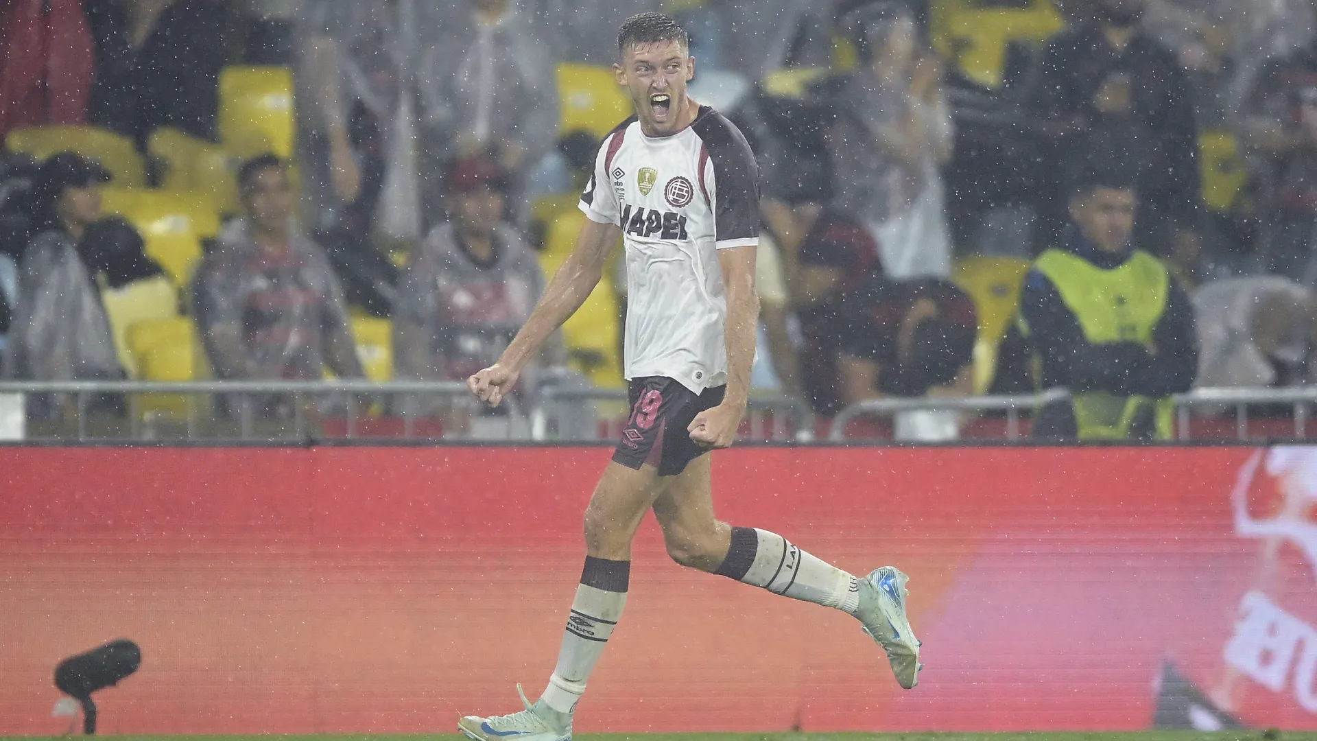 Rodrigo Castillo brilhou pelo Lanús na Recopa Sul-Americana – Foto: Alexandre Loureiro/AGIF