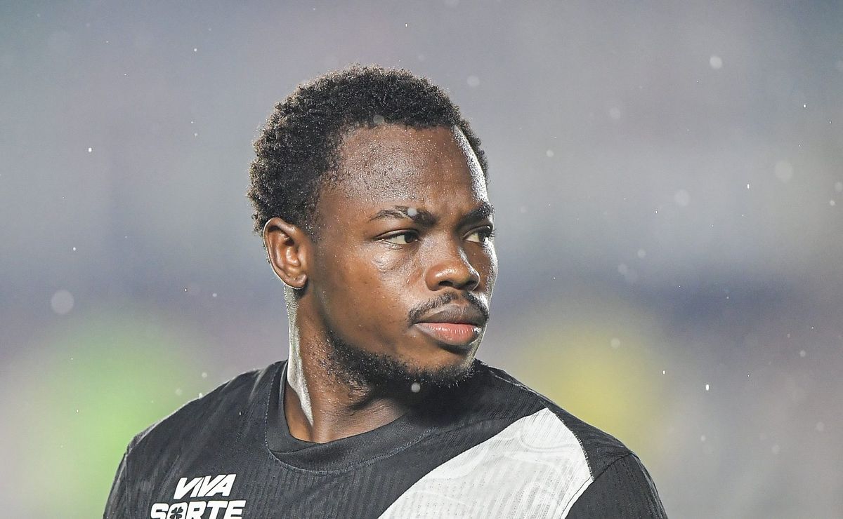 Andrés Gómez faz cobrança forte no Vasco após eliminação do Cruz-Maltino no Campeonato Carioca