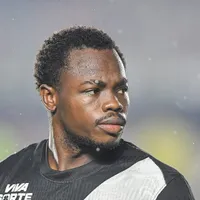 Andrés Gómez faz cobrança forte no Vasco