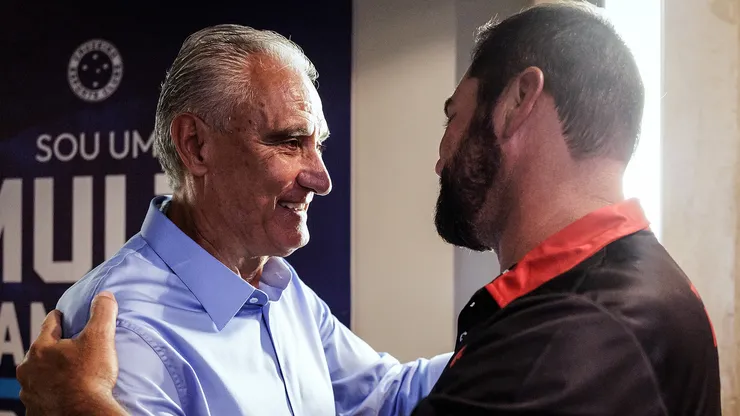 Tite cumprimenta Danilo antes de Cruzeiro x Pouso Alegre