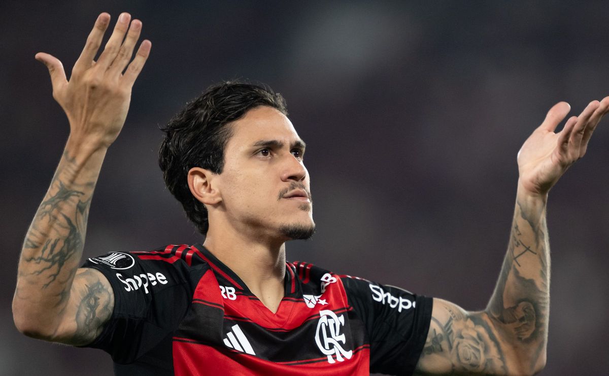 Pedro recebe cobrança e motivação para voltar a render no Flamengo; Centroavante tem sido questionado pela torcida