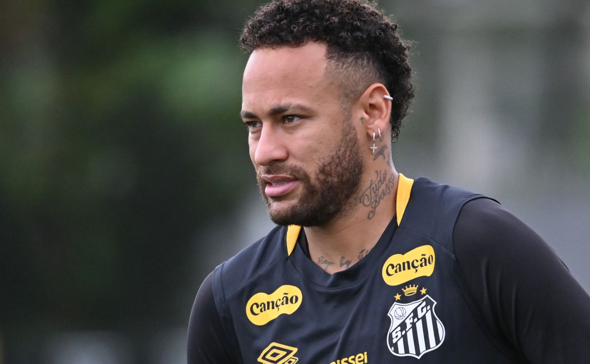 Neymar avalia aposentadoria no fim do ano, mas decisão final deve sair só após a Copa