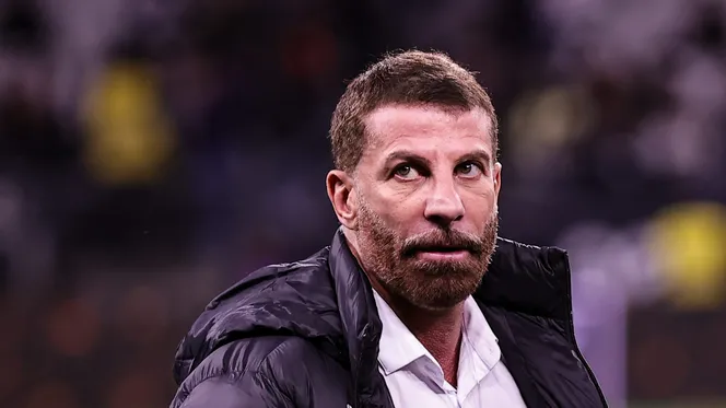 Foto: Fabio Giannelli/AGIF – Pedrinho segue em busca de um substituto para Diniz no Vasco.