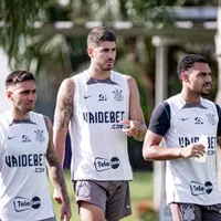 Corinthians propõe troca com Atlético de Júnior Santos por Pedro Raul