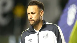 Neymar Jr. jogador do Santos durante aquecimento antes da partida contra o Vasco no estadio Vila Belmiro pelo campeonato Brasileiro A 2026. Foto: Mauricio De Souza/AGIF