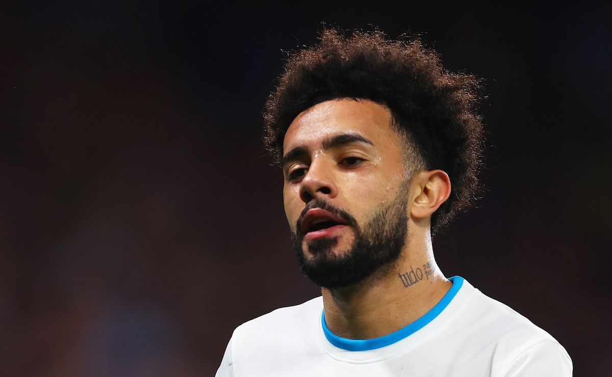 Torcida do Santos aprova volta de Claudinho e sugere troca pelo meia Benjamín Rollheiser