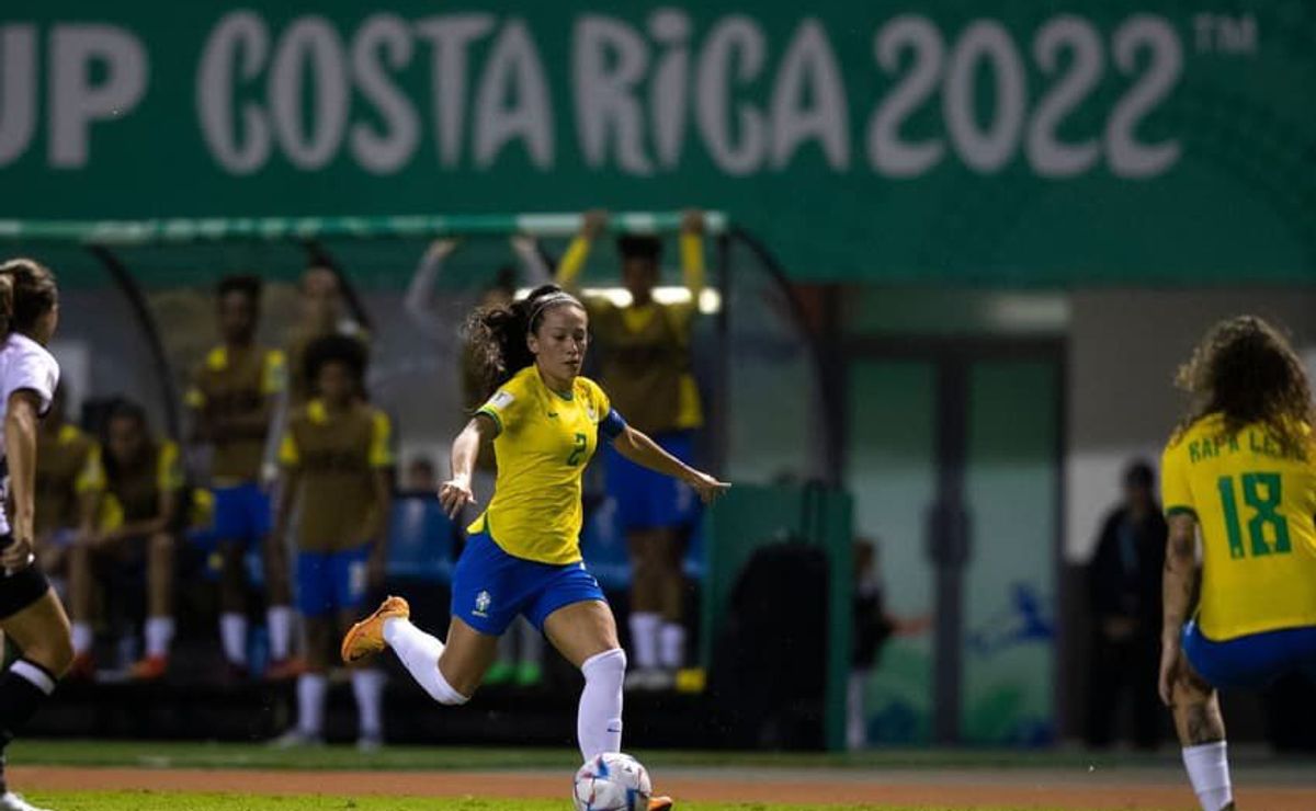 Lesão de Bruninha preocupa Seleção Brasileira após vitória sobre Costa Rica