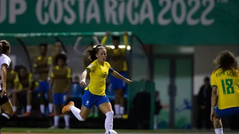Bruninha com a Seleção. Foto: Thaís Magalhães/CBF