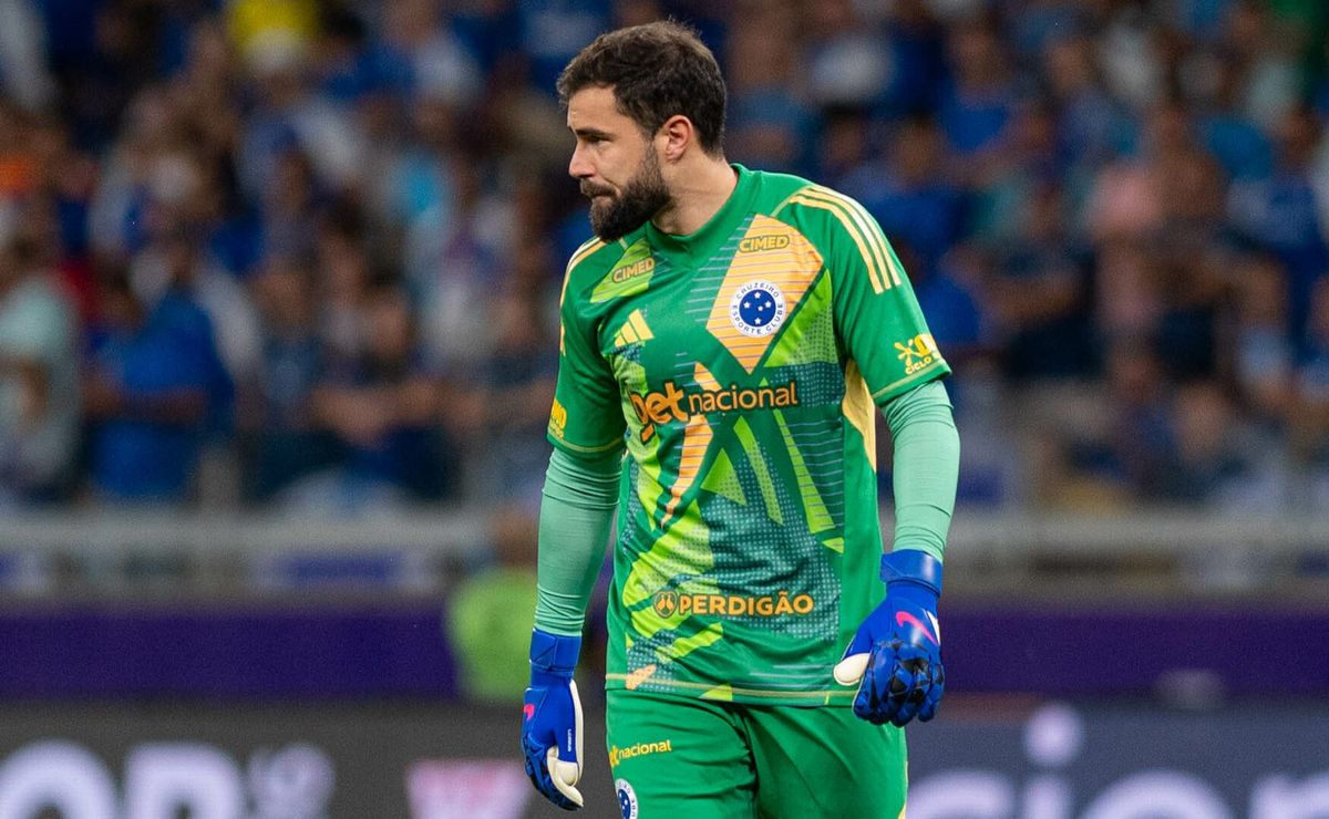 Com estreia de Matheus Cunha, Tite atinge a marca de 36 jogadores utilizados no Cruzeiro